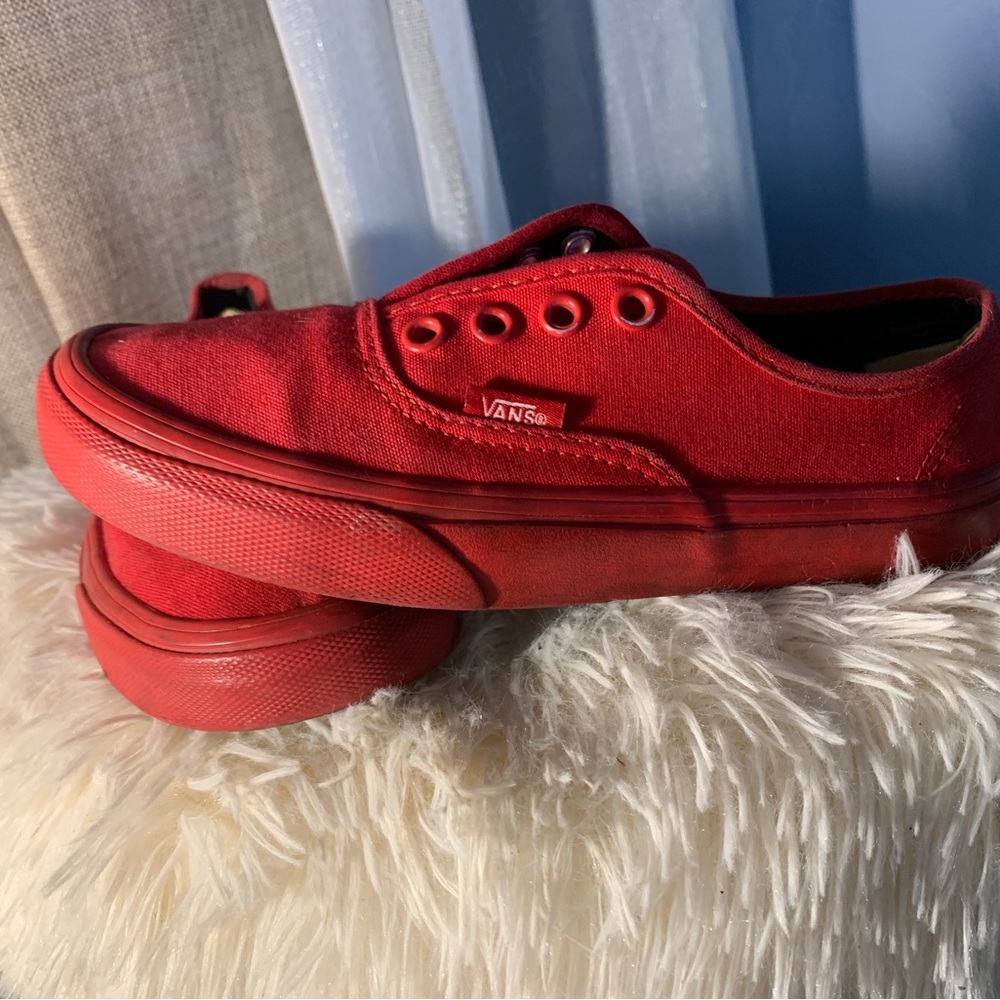 Vans - Picture 4 of 6